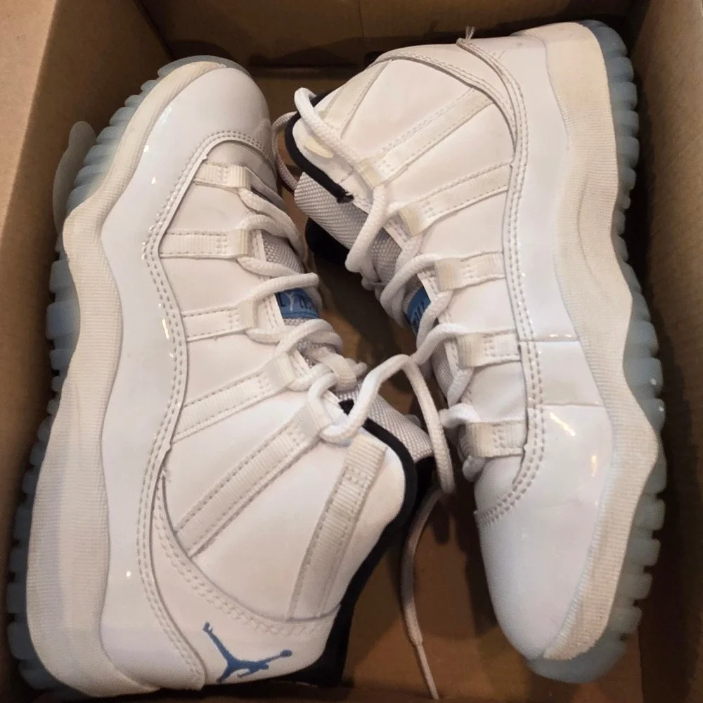 Jordan 11 Retro Legend Blue 2024 White Black Kids 2Y 378039-104